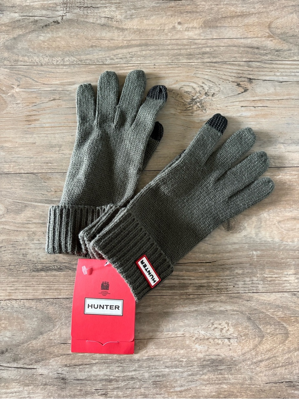 NWT Hunter Play Essential Gloves In Army Green